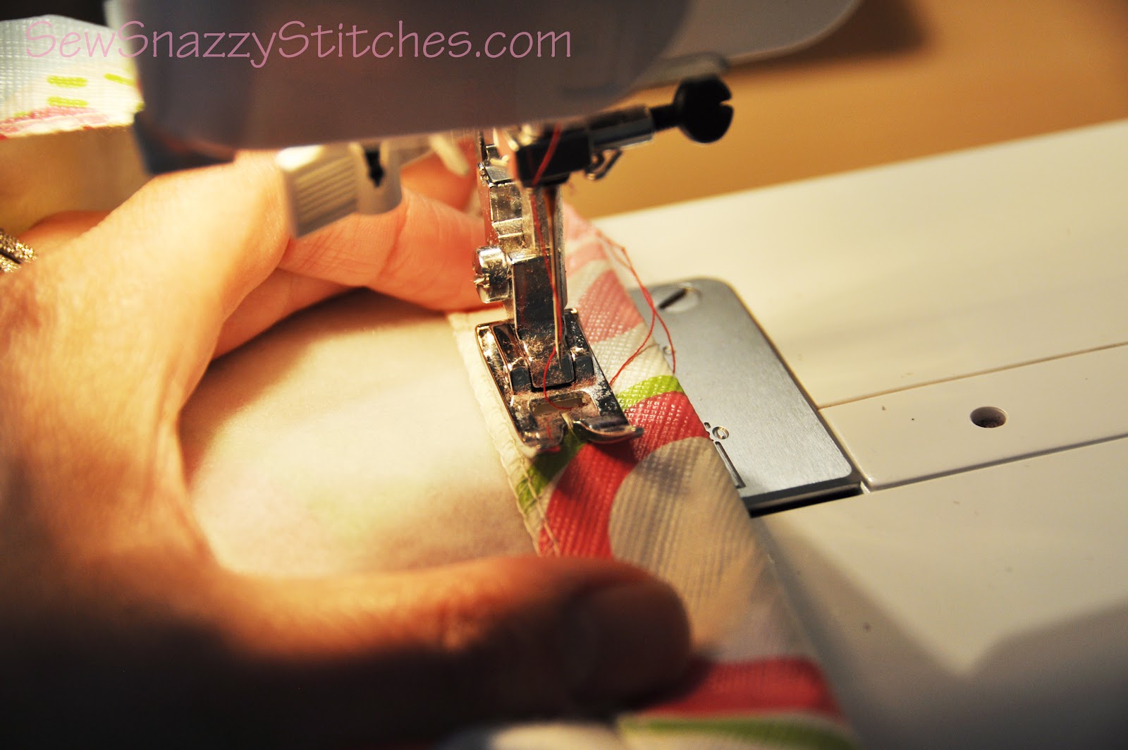 Sew Snazzy Stitches How To Make A Fitted Tablecloth