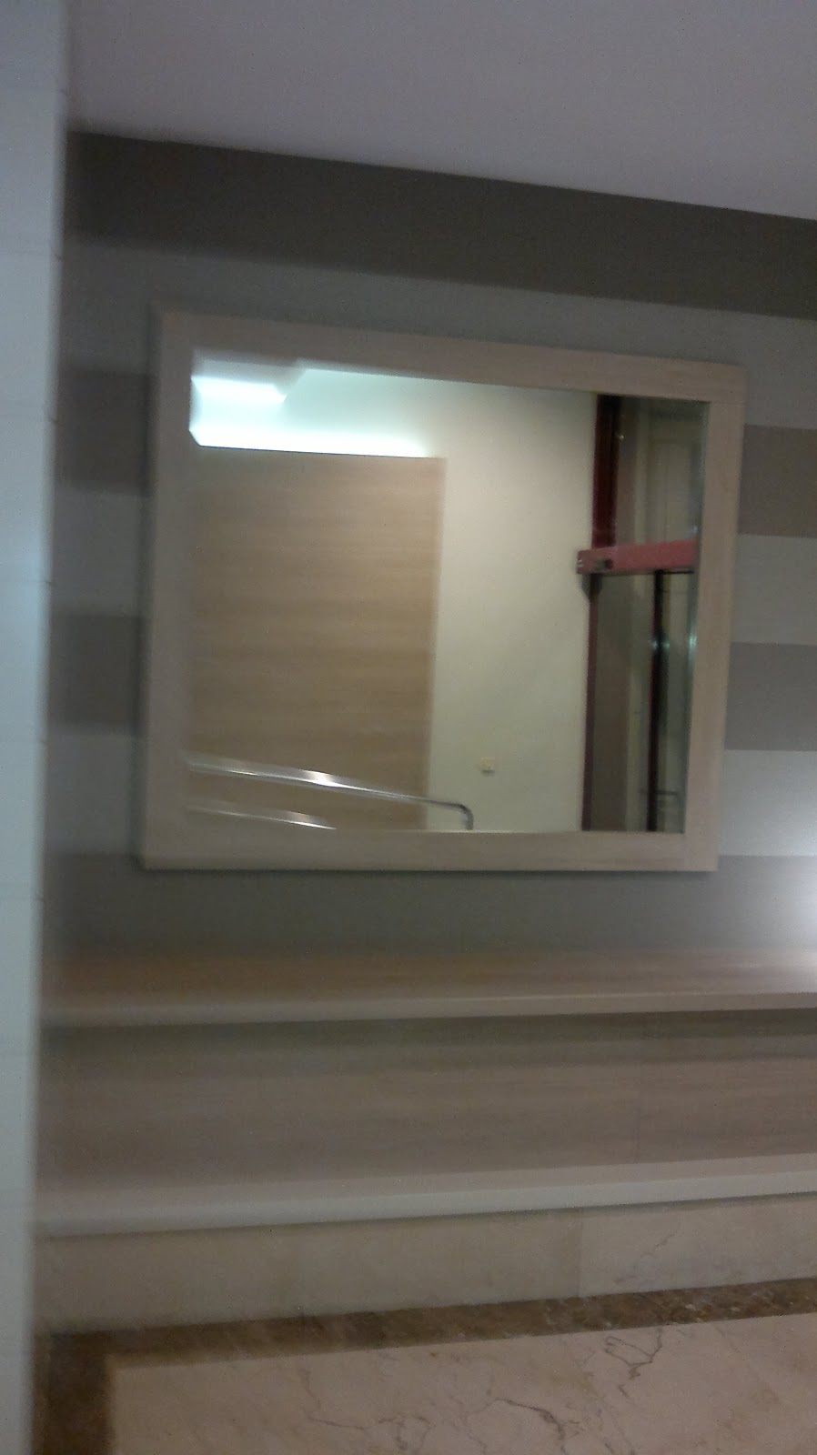 Fusteria, Ebenisteria ARMO: Decoración de vestibulos entrada edificios