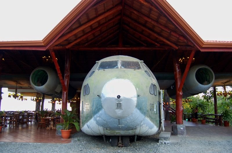 Ritebook: El Avion Restaurant in Manuel Antonio | Plane Became a