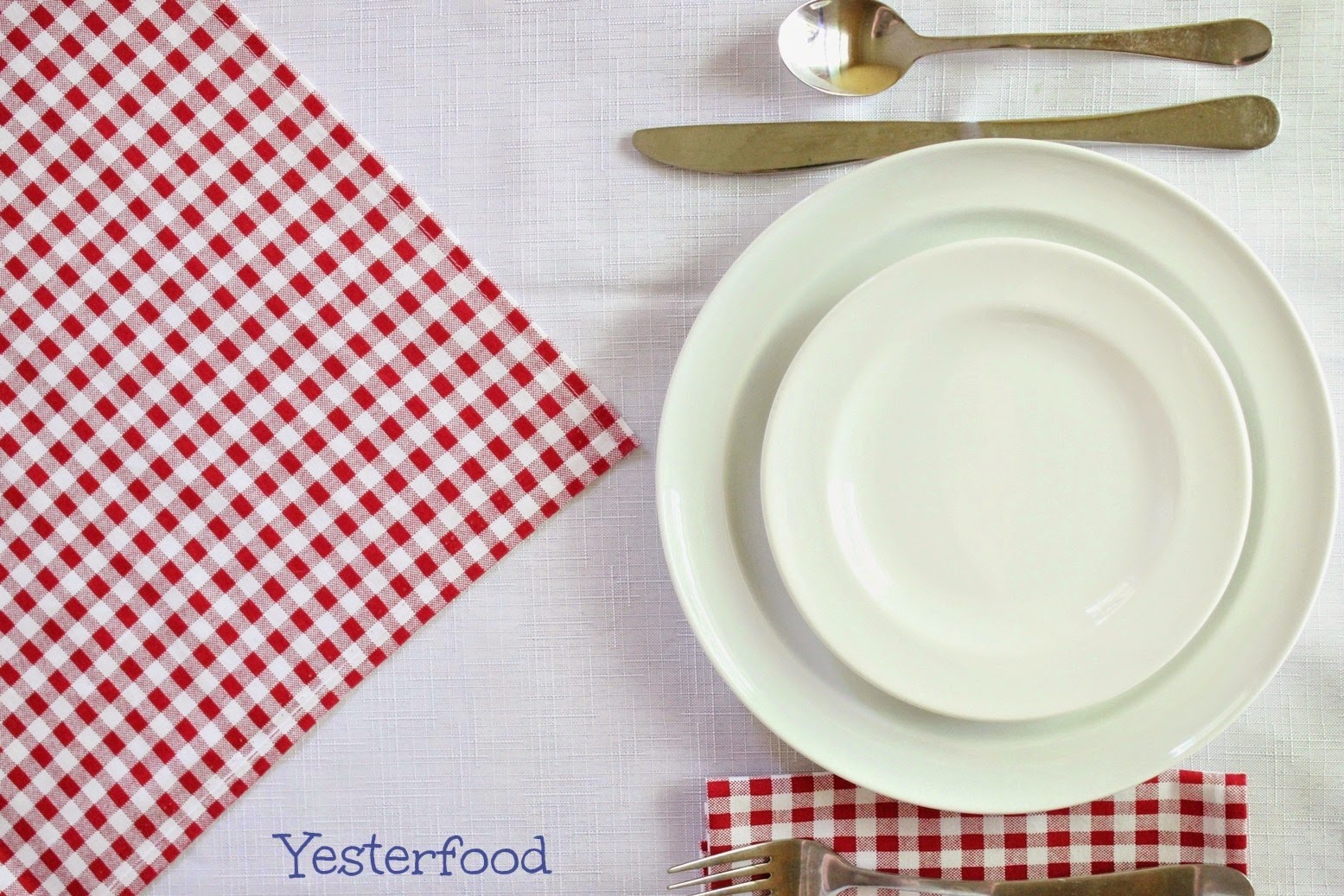 Yesterfood Sew Easy Tablecloth and Napkins
