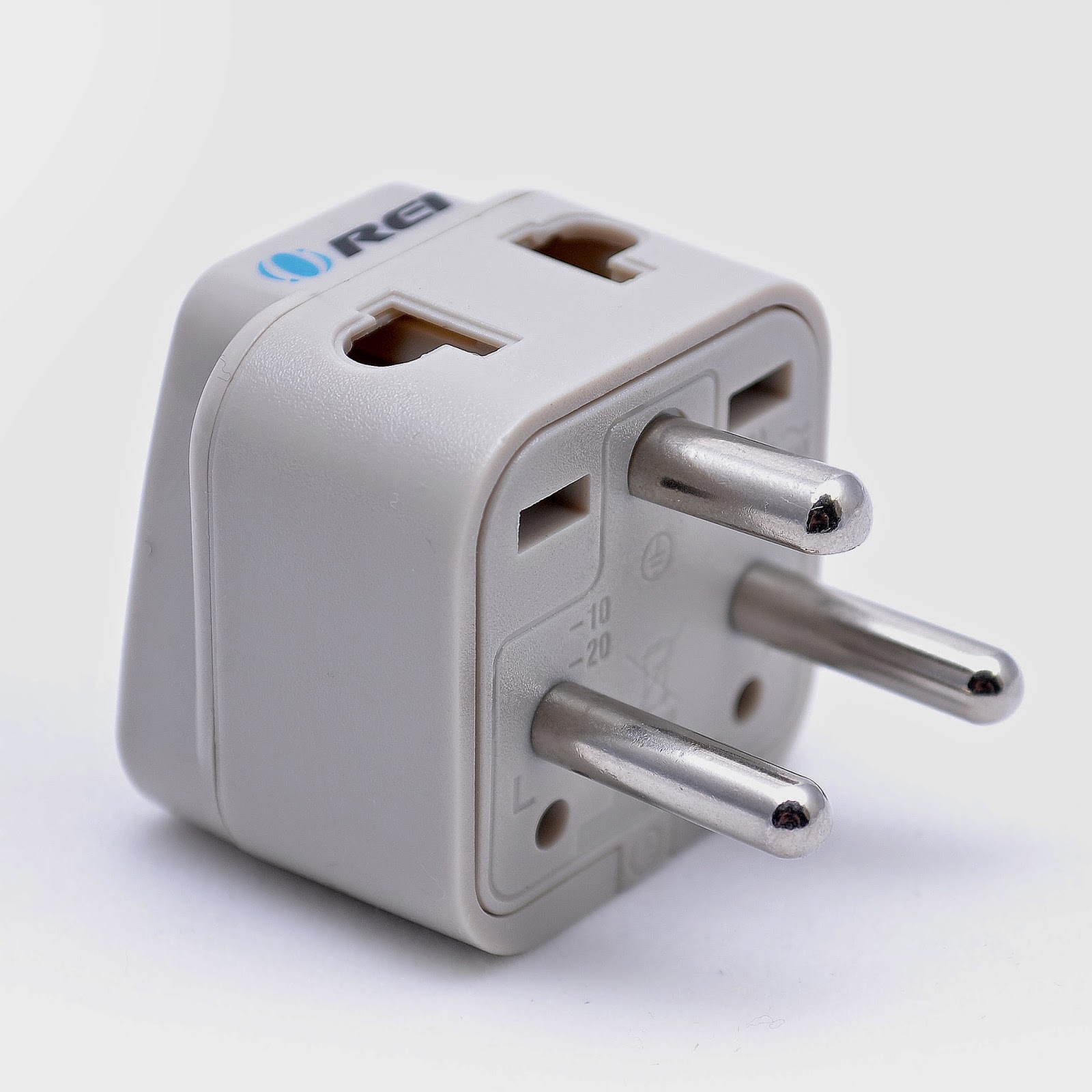 Tips for Choosing the Best Travel Adapters