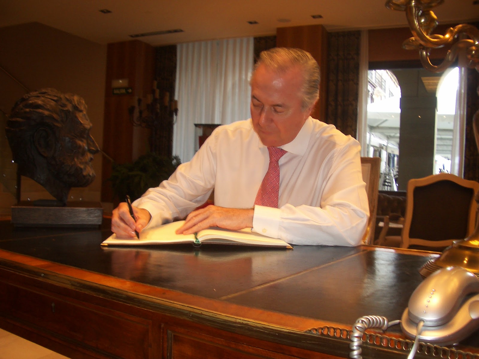 Libro de Honor RICHARD VAUGHAN