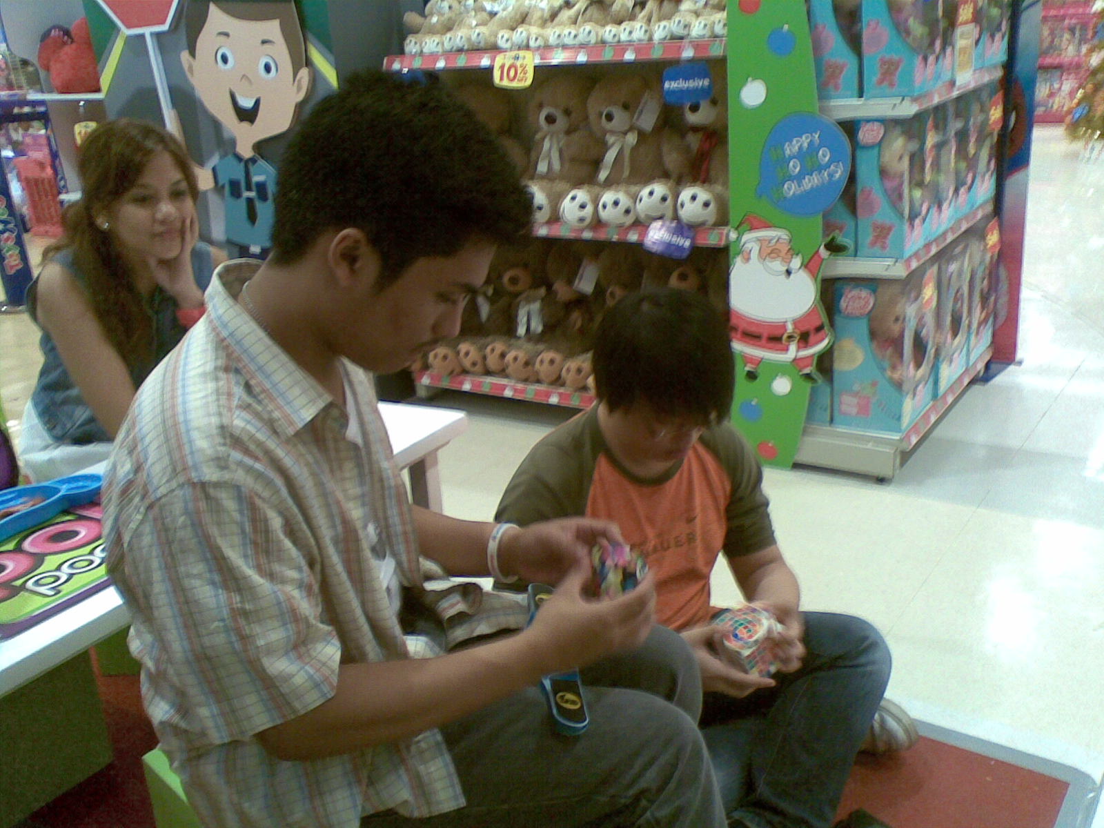 Toys R Us opens in Glorietta 1