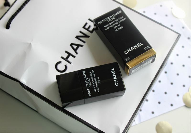 Chanel Perfection Lumiere Velvet Foundation; Review & Swatches of