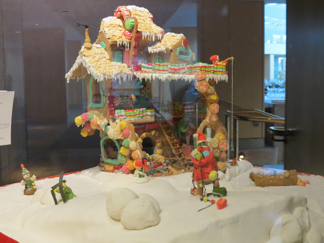 Destination Mike: Christmas Gingerbread Houses