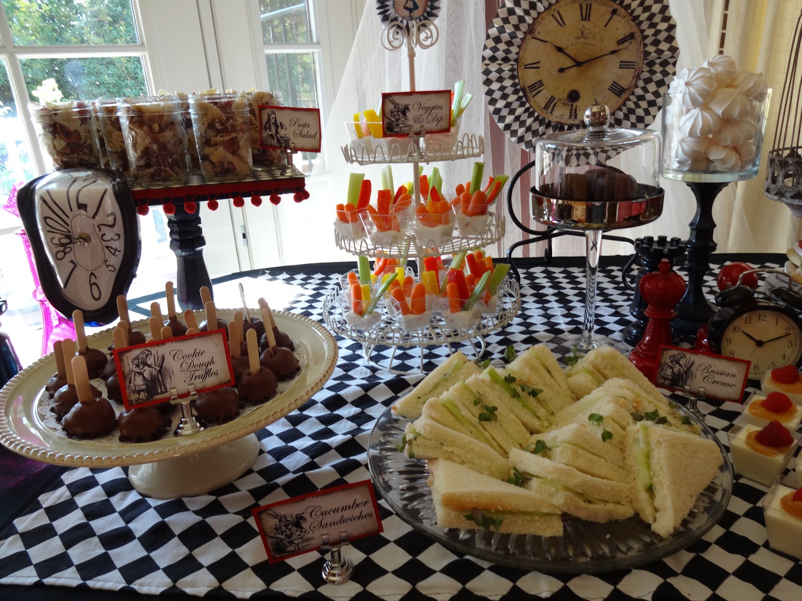 Alice in wonderland theme Baby shower themes, Diy baby shower games