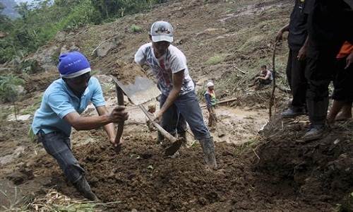 Photo of Landslide in Java, Indonesia Landslide_in_java_Indonesia_photo