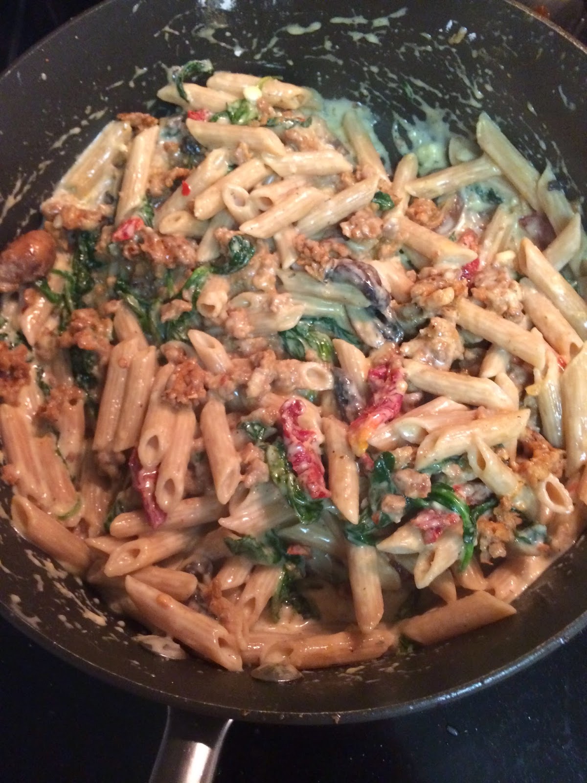 Honeybee Homemaker Sausage & Kale Pasta