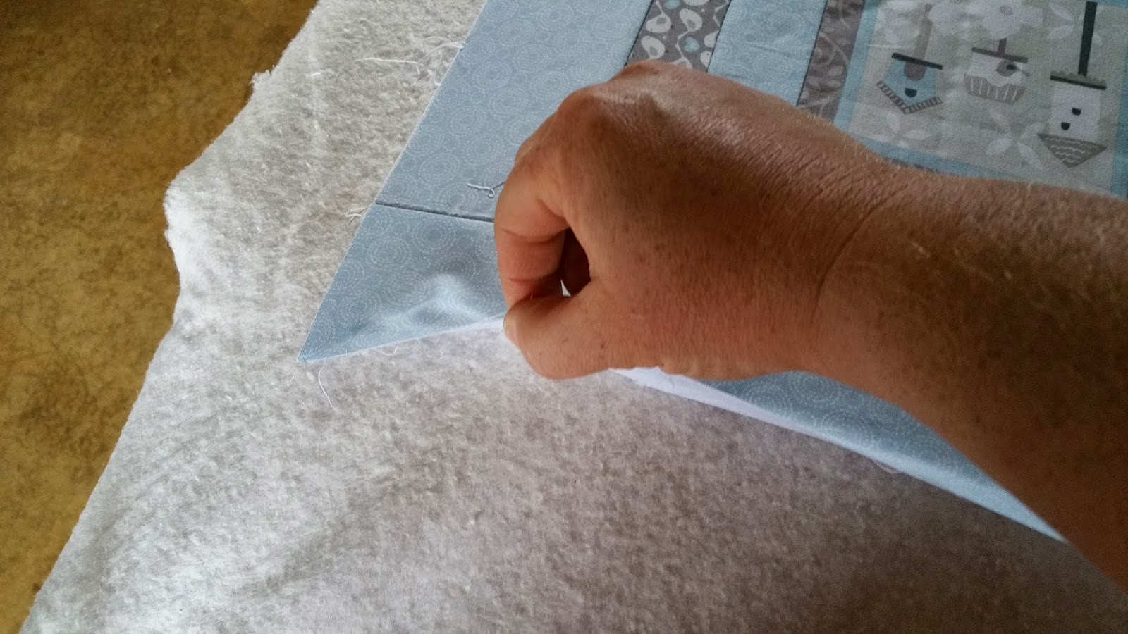 Sara's Quilting Corner Elmers Glue Quilt Basting Tutorial