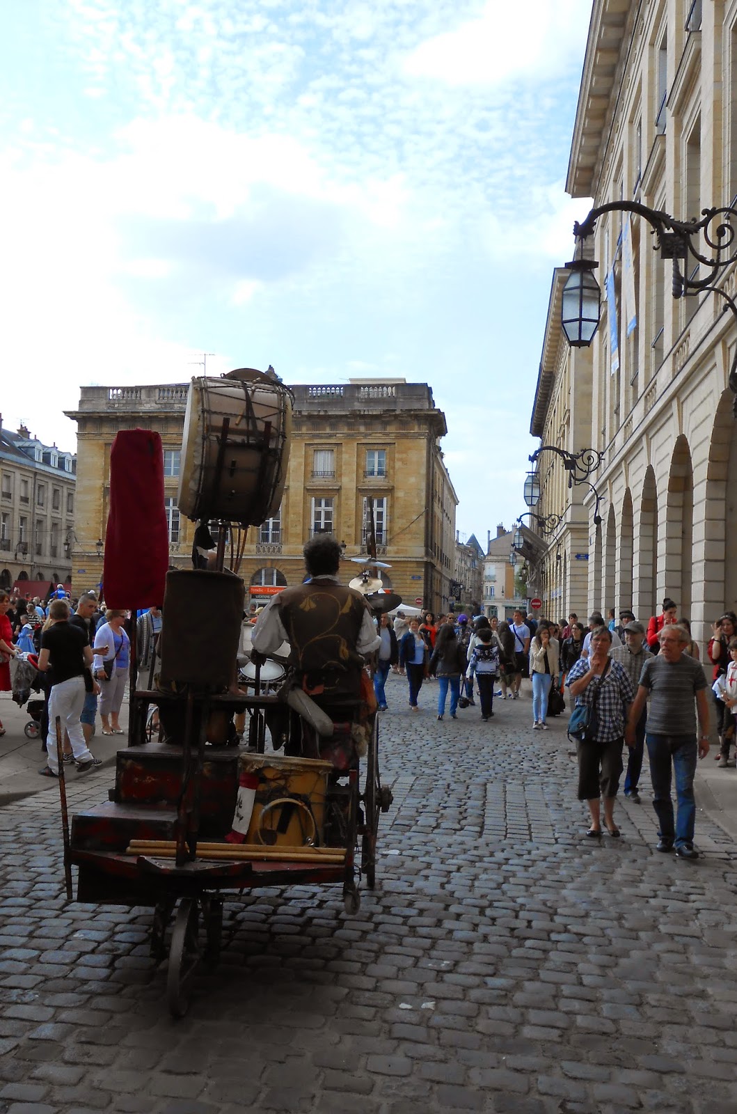 Clatter definition and meaning with pictures Picture Dictionary & Books