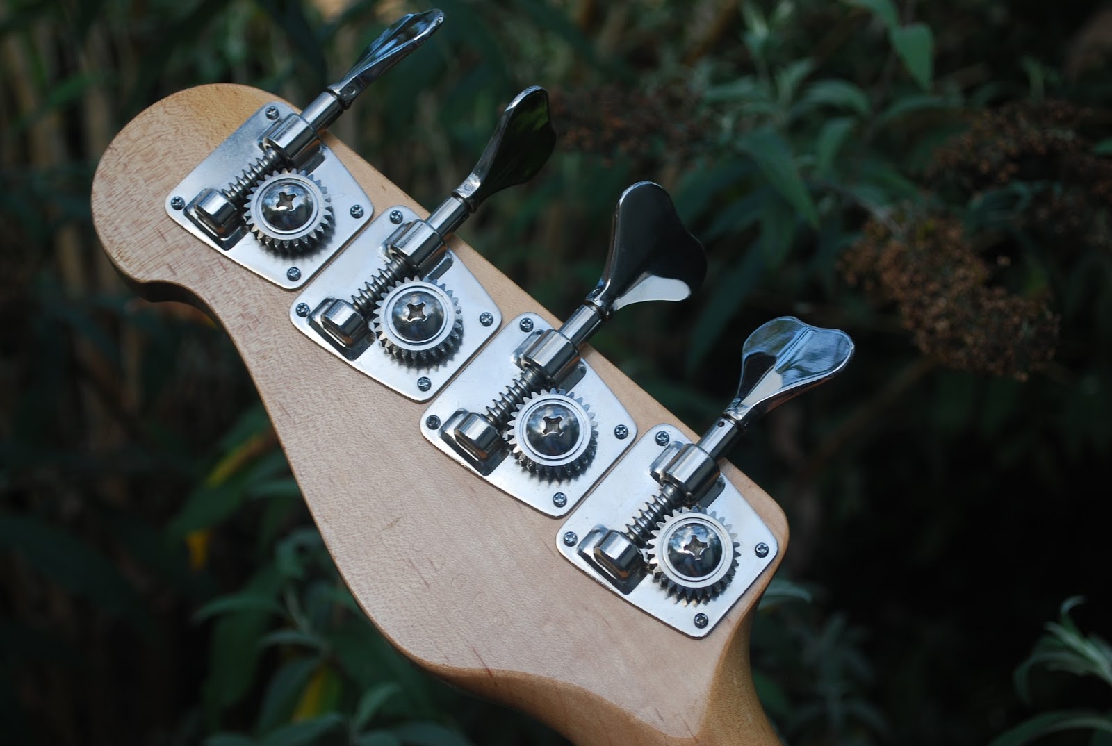 Rex and the Bass 1980 Yamaha BB800 Electric Bass Review