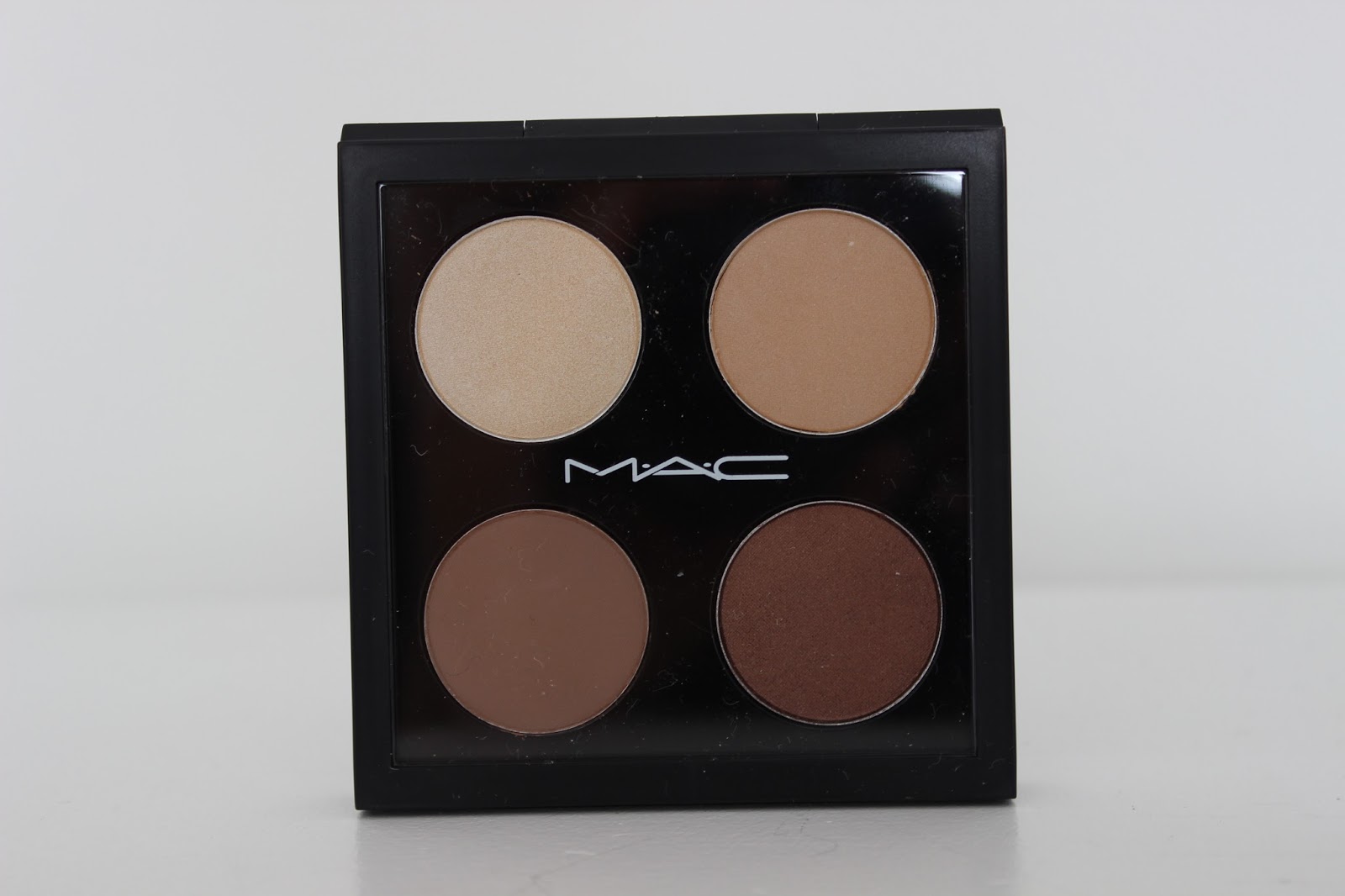 BELLES BOUTIQUE UK BEAUTY & MUMMY BLOG MAC Eyeshadow Quad Nylon