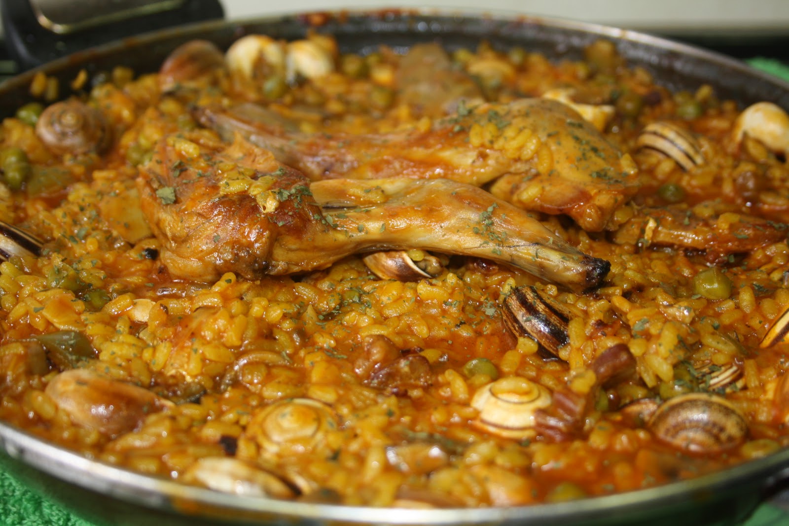 Tiaré de vainilla PAELLA DE CARACOLES Y CONEJO