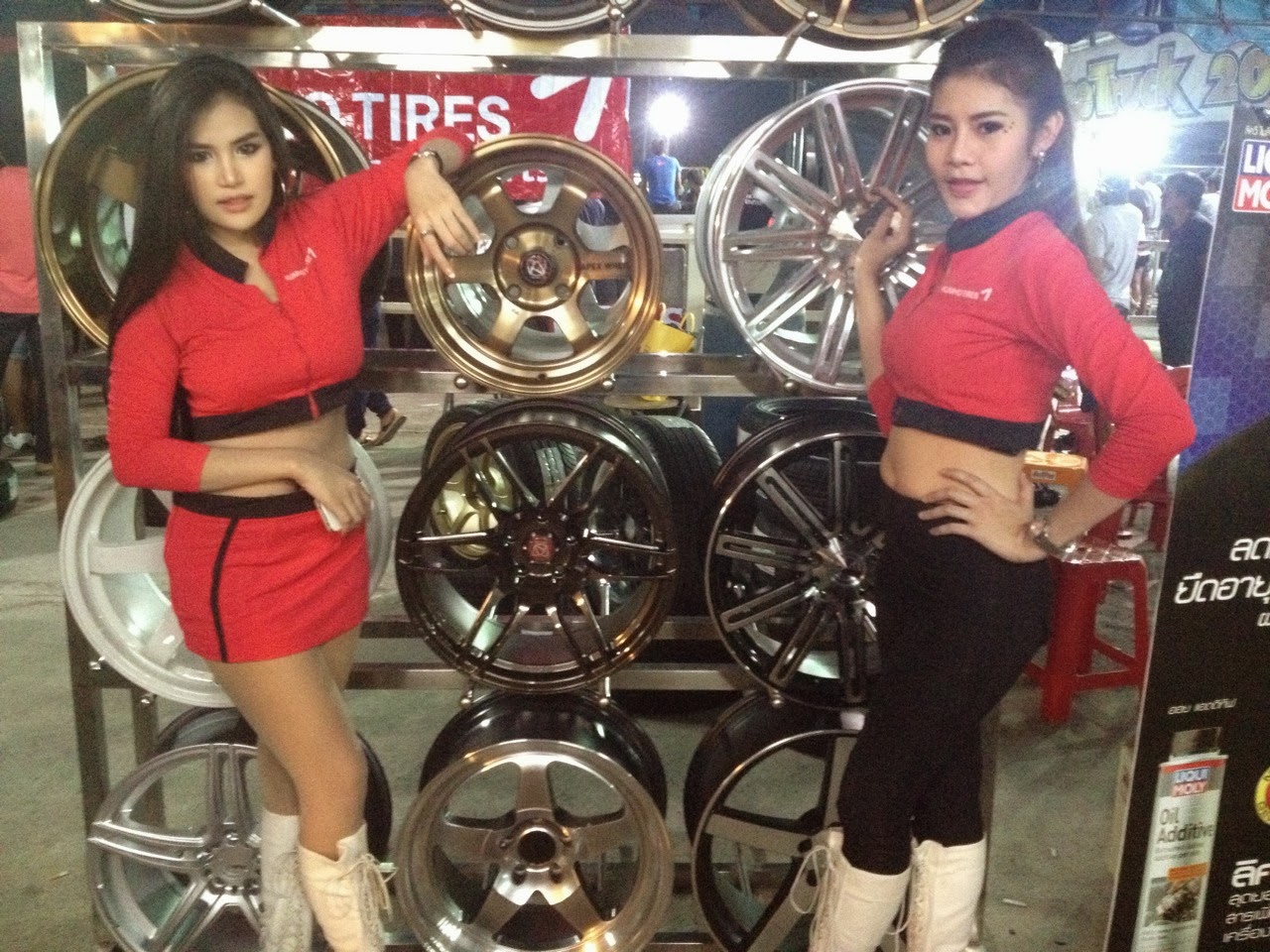 ยางรถคัมโฮ ล้อแม็กเอเพ็กซ์ งานแข่ง Drag RaceTruck