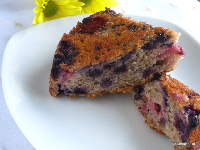 Eggless Berry-Yogurt Upside Down Cake