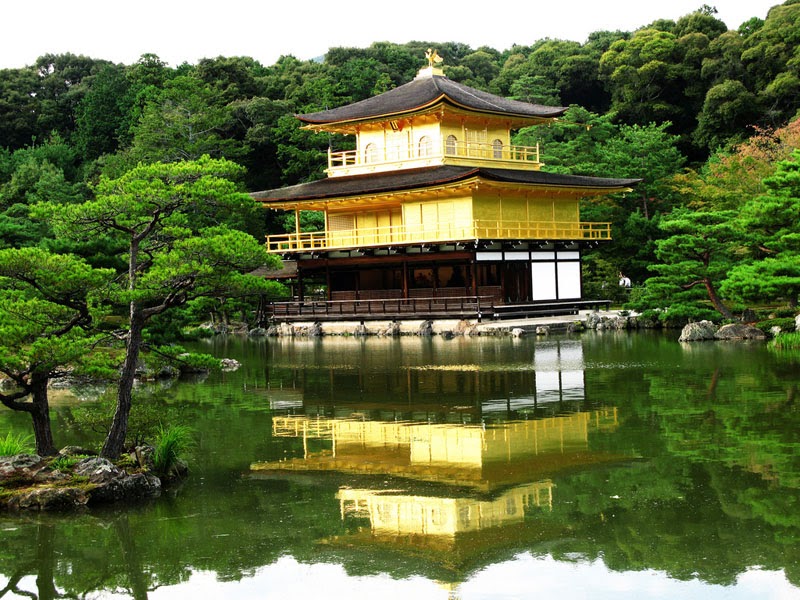 Kuil-Paviliun-Emas-di-Jepang