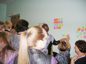 Тренинг в Воронцово: участники проводят мозговой штурм - делятся способами преодоления профессиональных стрессов