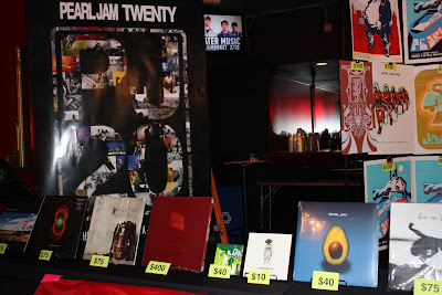 Pearl_jam_ten_club_convention_inside_the_rock_poster_frame+(3).jpg
