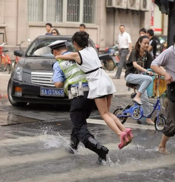 Divertidas imágenes del trabajo de la policía de todo el mundo