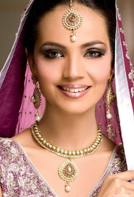 amina-sheikh-bridal-makeover-for-huma-ali-03.jpg