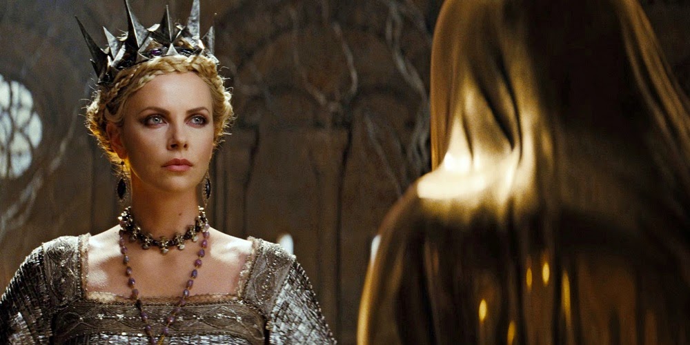 Charlize Theron em BRANCA DE NEVE E O CAÇADOR (Snow White and the Huntsman)