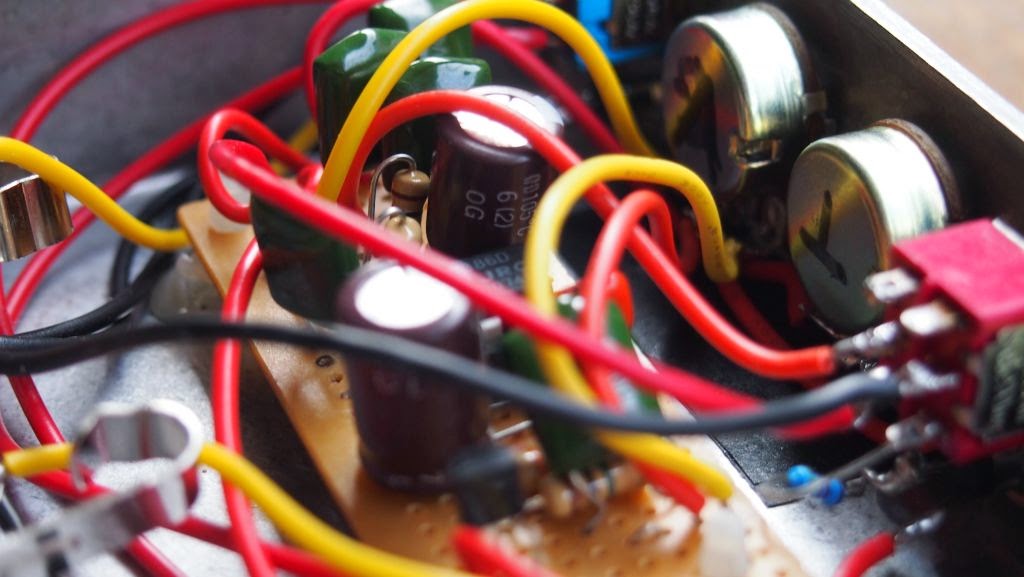 Building a Noisy Cricket Mk II Amp and Mini Speaker DIY Strat