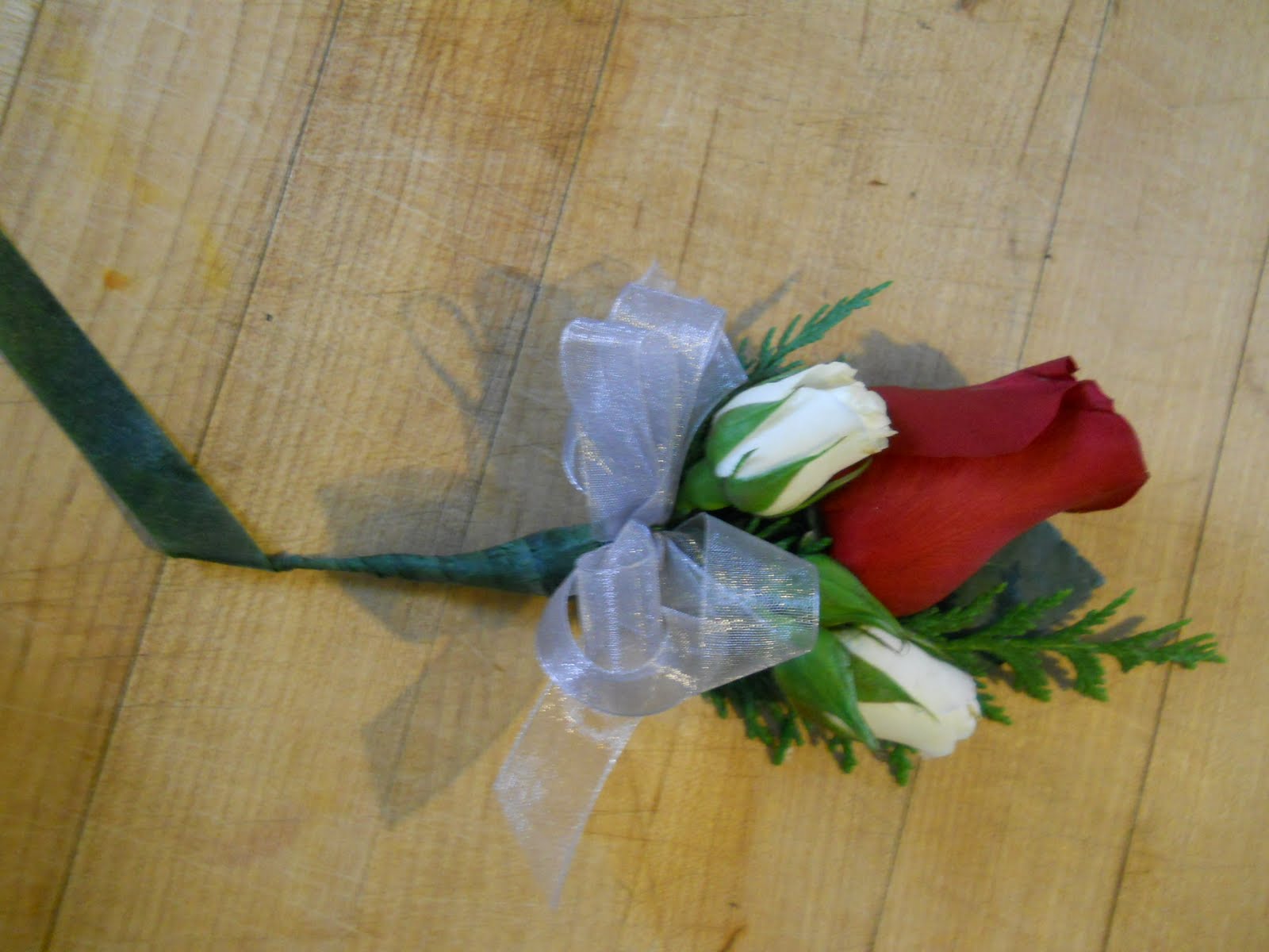 How to Make a Corsage for Mother's Day TRINA HOLDEN
