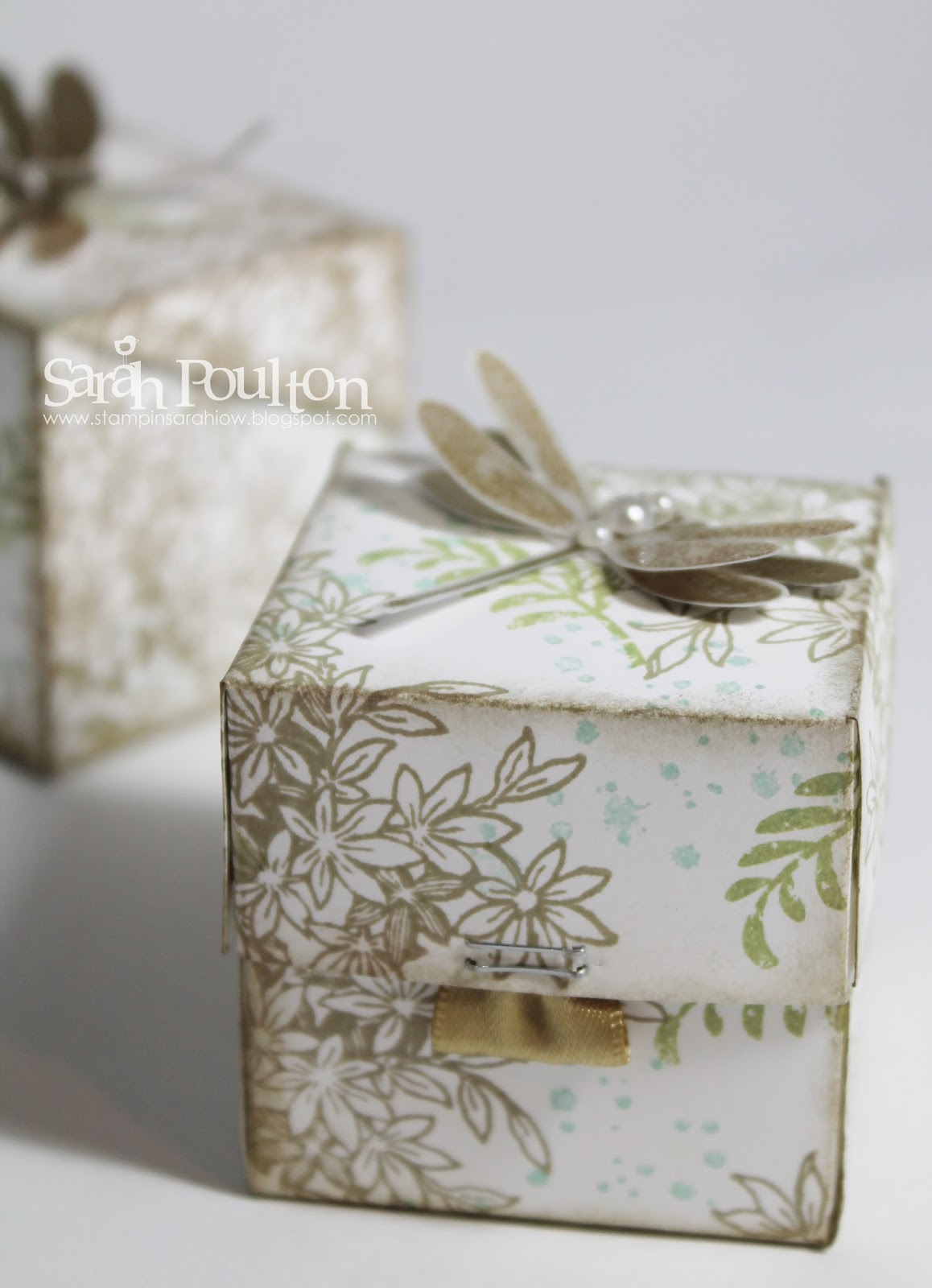 Stampin' Sarah! A Folding Awesomely Artistic Gift Box from Stampin' Up