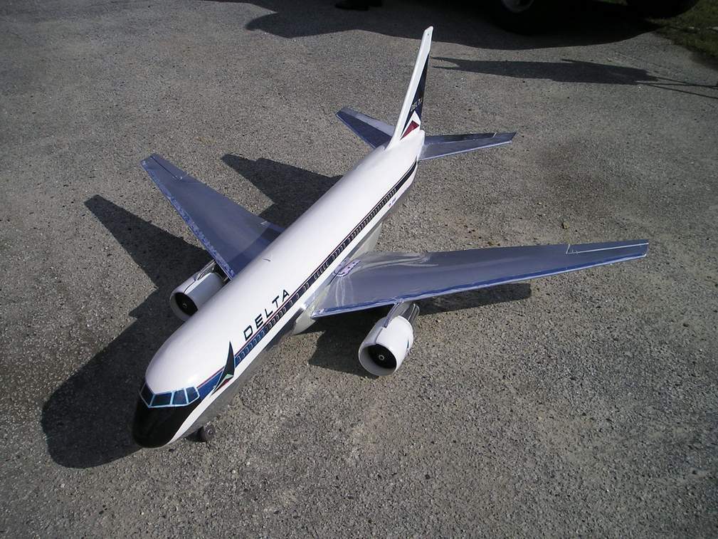 DEMONDRIVERRC RC Delta Boeing 767200