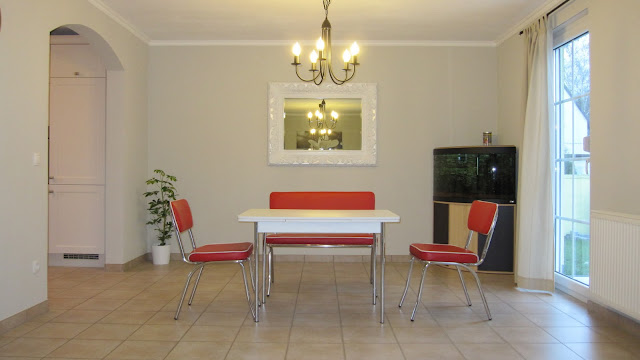 Kleines gelbes Haus: Esszimmer