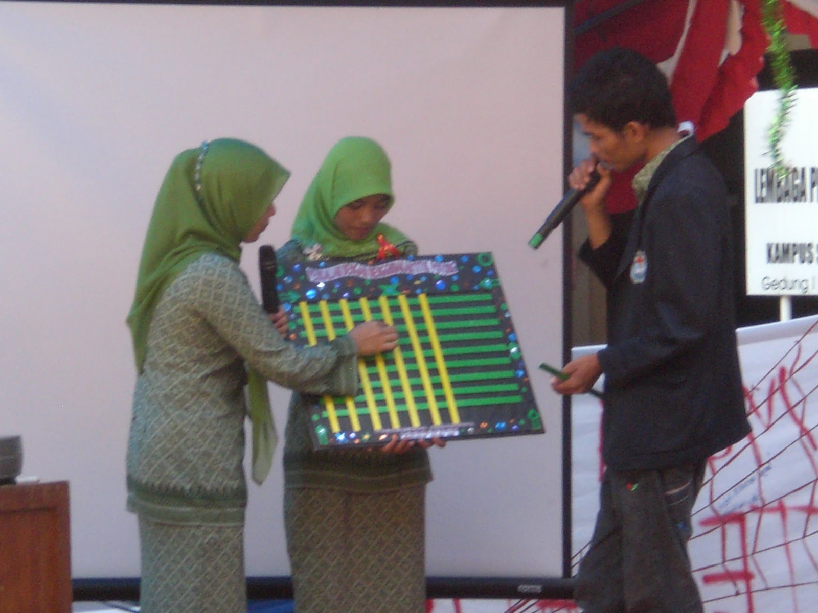 MEGGAPAI MEDIA PEMBELAJARAN MATEMATIKA