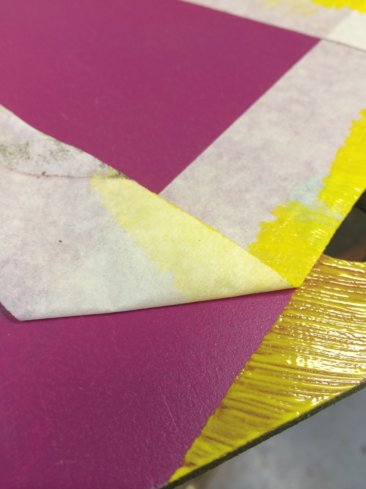 Pintura Com Fita Crepe Na Parede Multifocando: DIY: Pintura de parede com fita crepe.