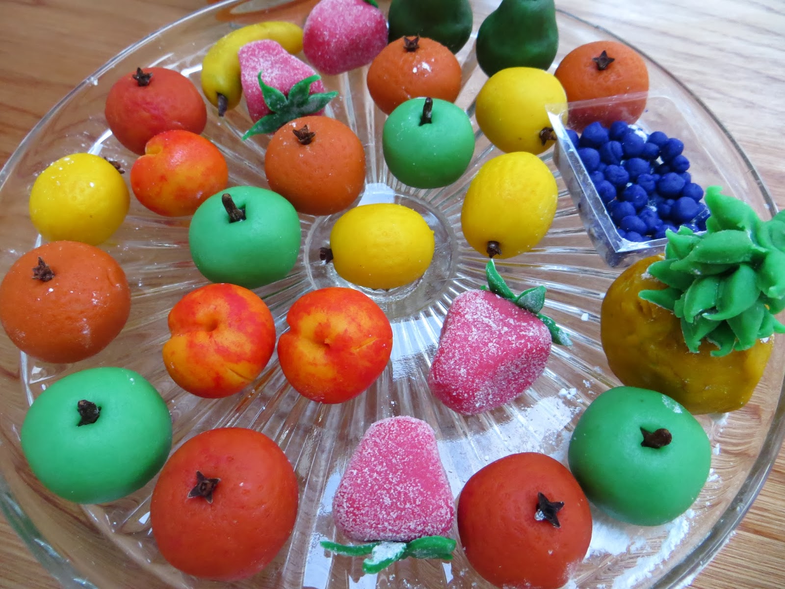 Marzipan fruits