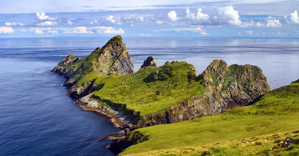 Scottish Islands Explorer Dun Looking and Finding