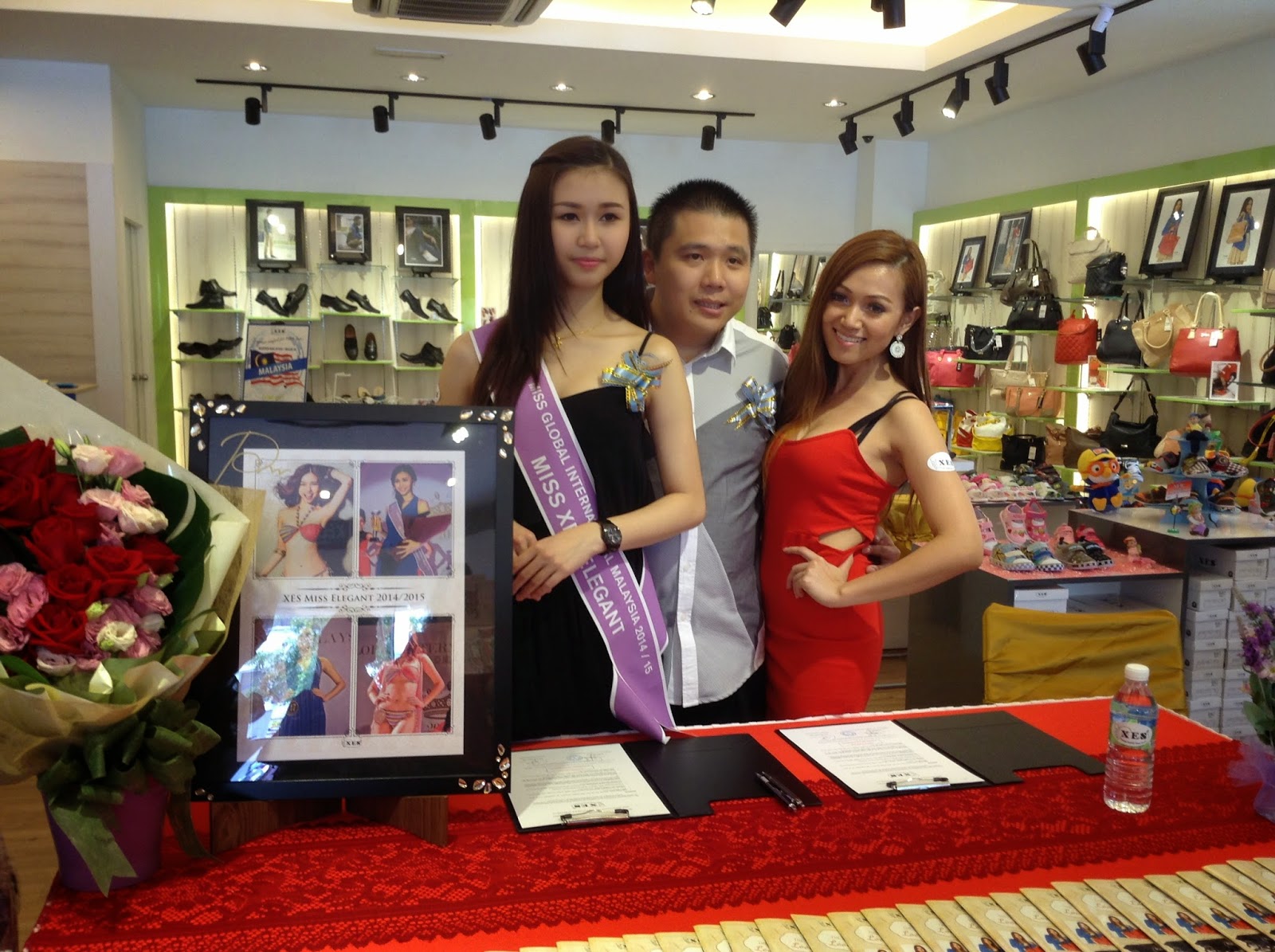 5 Little Angels XES Trendy Family Shoe Store having its