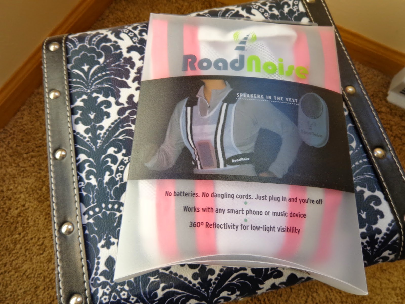 Running Diva Mom Road Noise Vest with Speakers Review & Giveaway