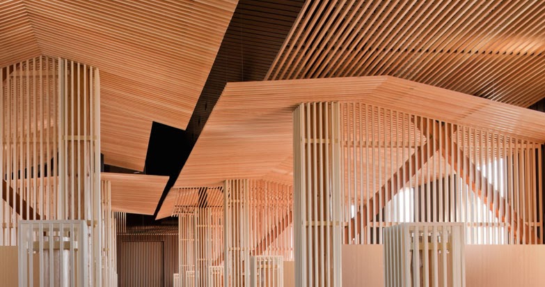 Celosías de madera. Niseko Look Out Café|Espacios en madera