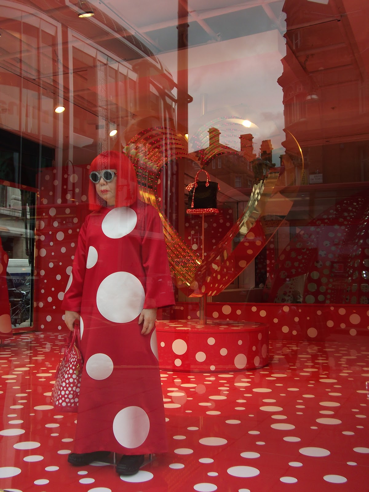 Visual Merchandising Yayoi Kusama Collection for Louis Vuitton