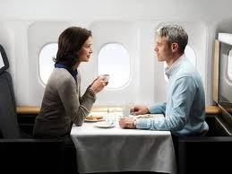 การเตรียมอาหารสำหรับบนเครื่องบิน Foreign Airlines Still Feed You