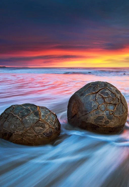 moeraki boulders,New Zealand