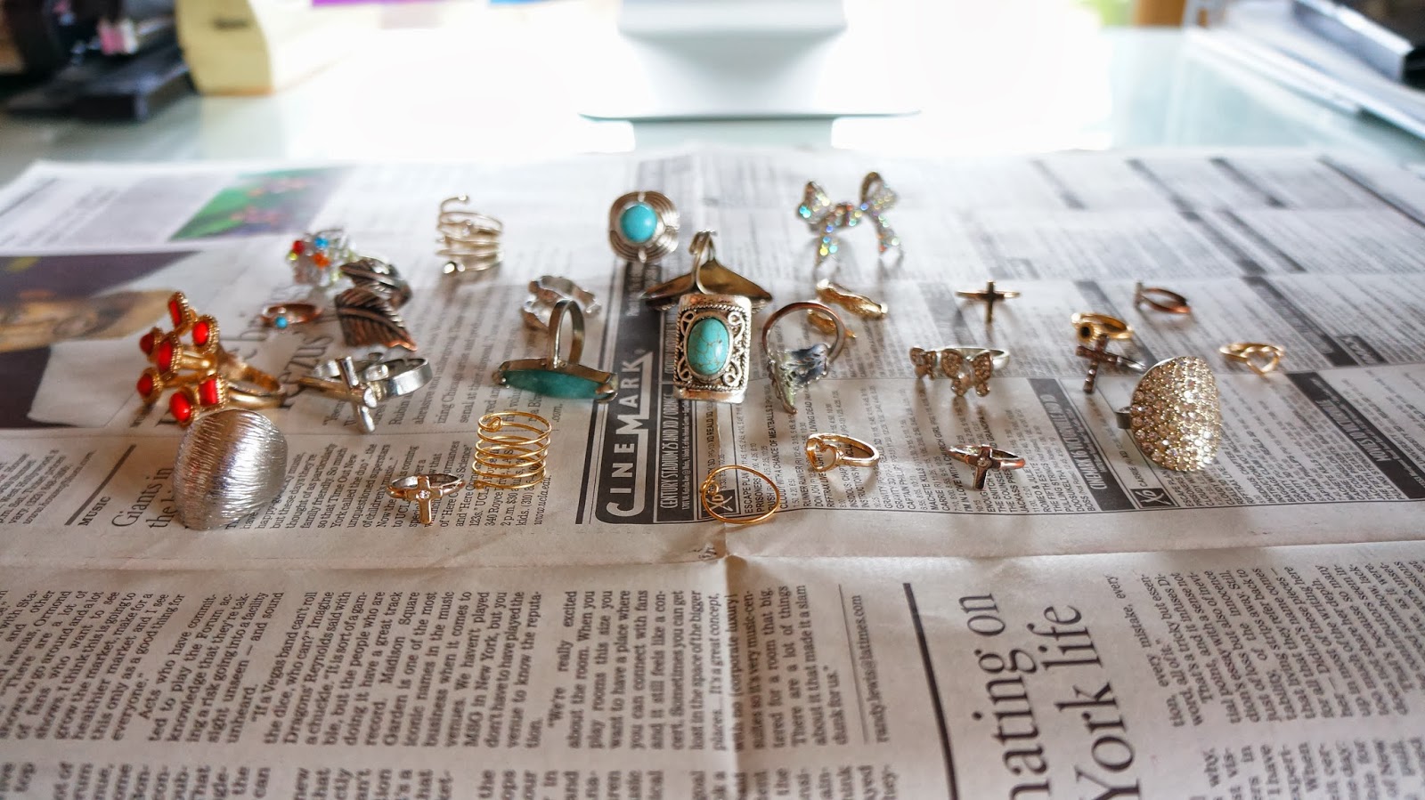 DIY How to Prevent Your Inexpensive Rings From Turning Your Finger Green!! True Honest Fashion