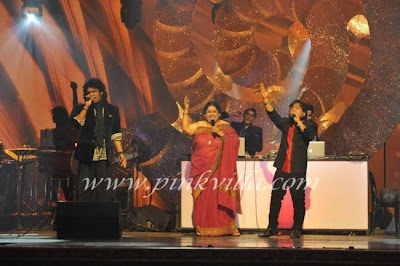 Priyanka, SRK & Other Celebrities perform at the GIMA awards !