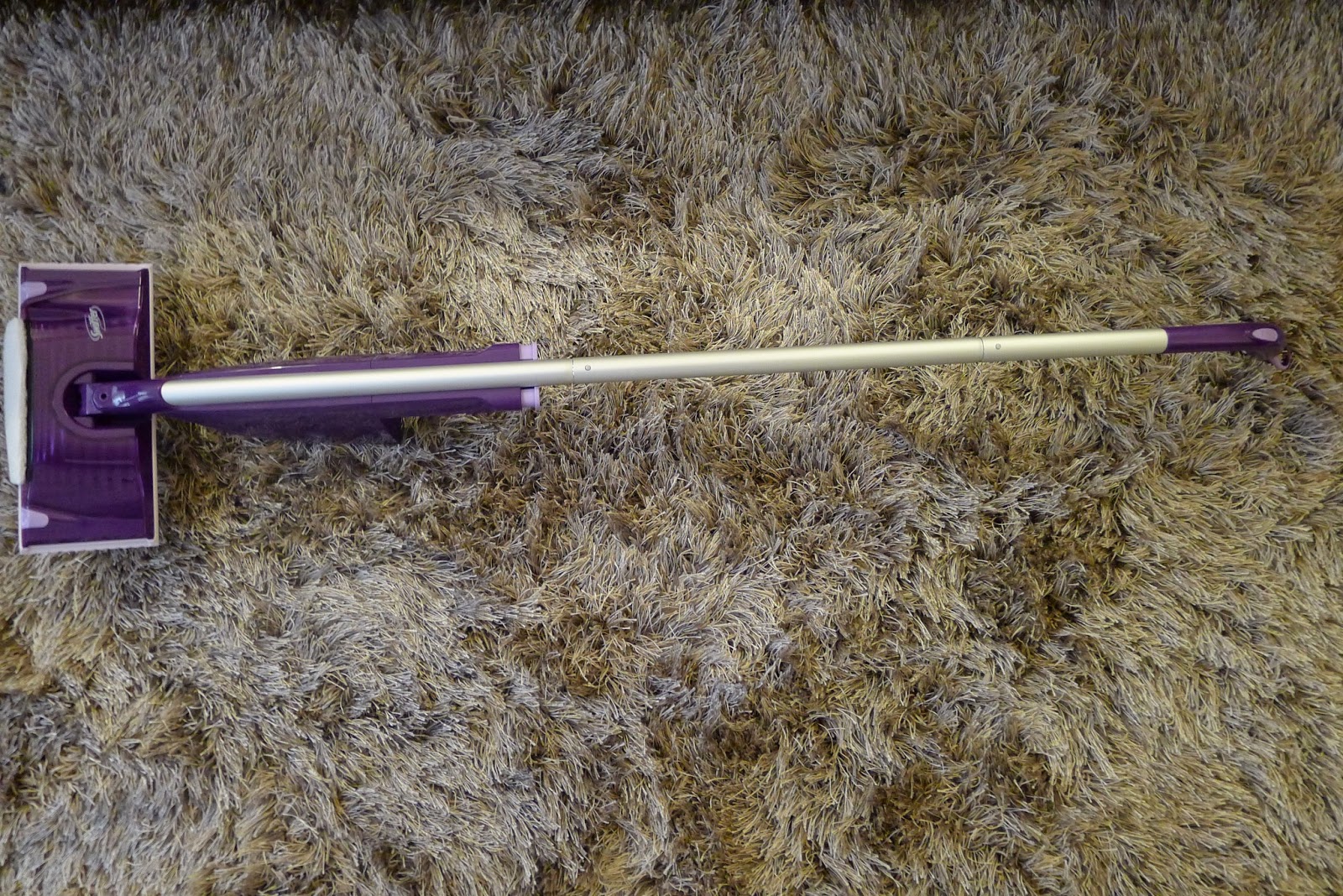 Easy, breezy cleaning with the Swiffer WetJet Tina Villa