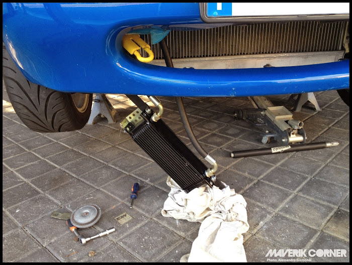 [Immagine: MX5_Oil_Cooler_Relocation_Filter_NA_10.jpg]