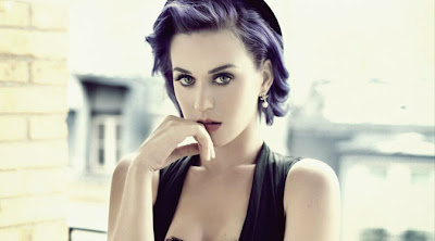 Katy Perry OMG, Ternyata Katy Perry Jiplak Gaya Nike Ardilla?