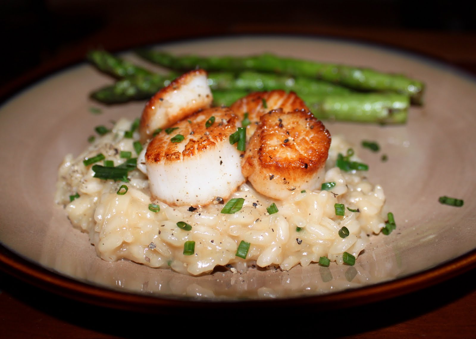 the swell quenelle: seared scallops with brown butter risotto