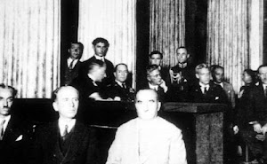 Atatürk ve General MacArthur (27 Eylül 1932 Dolmabahçe Sarayı, Türk Dil Kongresi Kurultayı)
