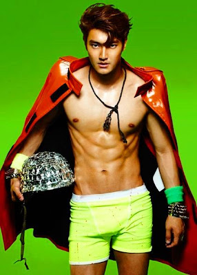 Siwon topless