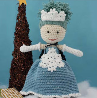 2000 Free Amigurumi Patterns: Winter Princess Lily Doll