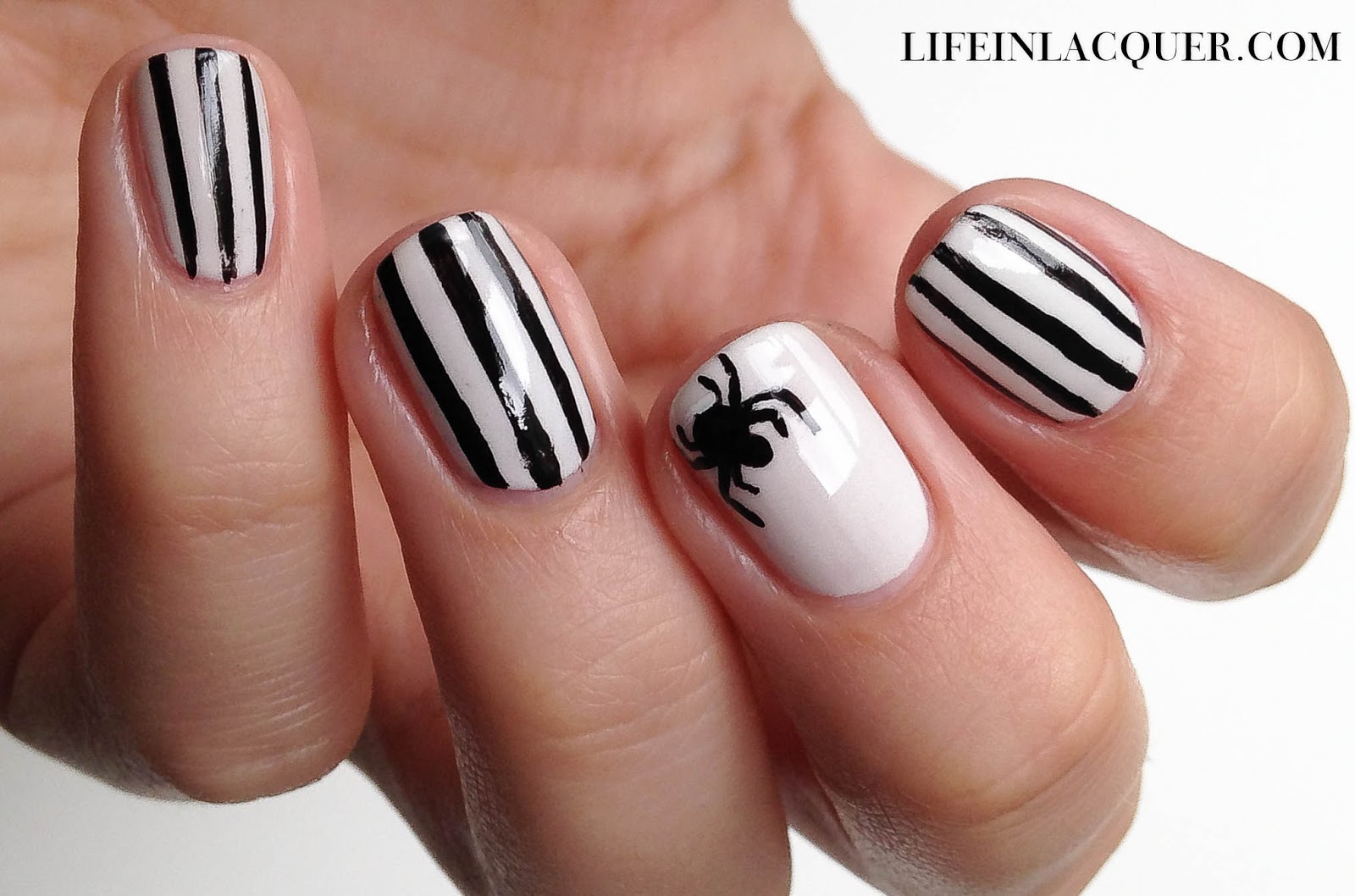 10. Creepy Crawly Spider Nail Art for Halloween - wide 9